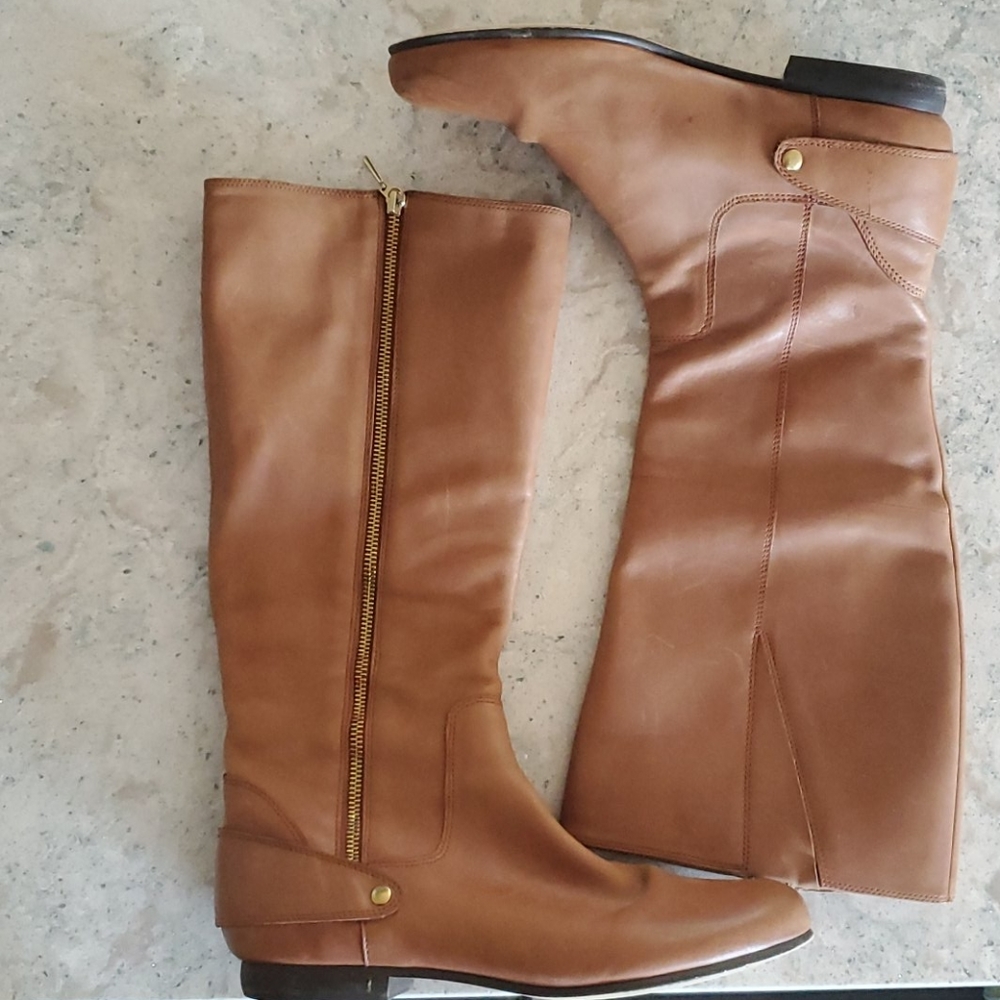 CLARKS LEATHER BOOTs SIZE 11M